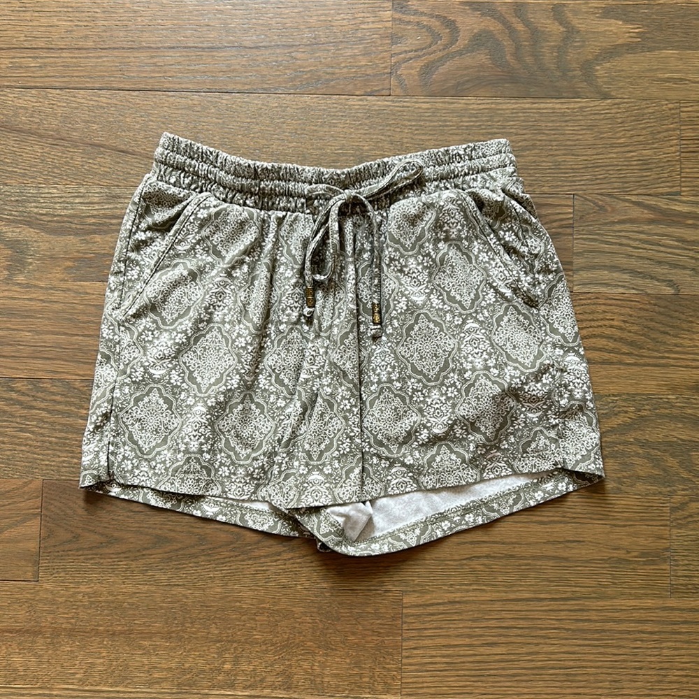 Green Patterned Comfy Shorts Size XS